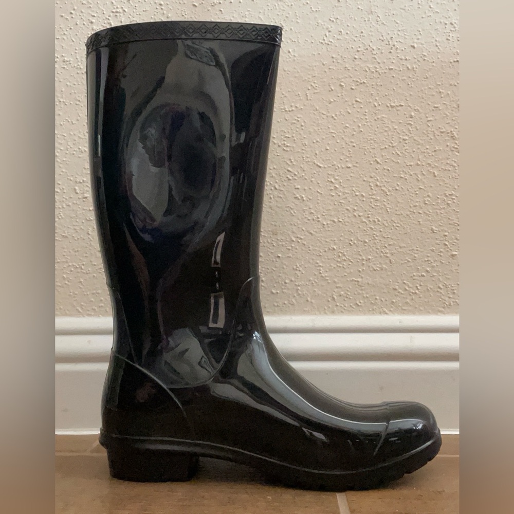UGG Women’s Size US 7 Shaye Black Rubber Rain Boot - Picture 12 of 16